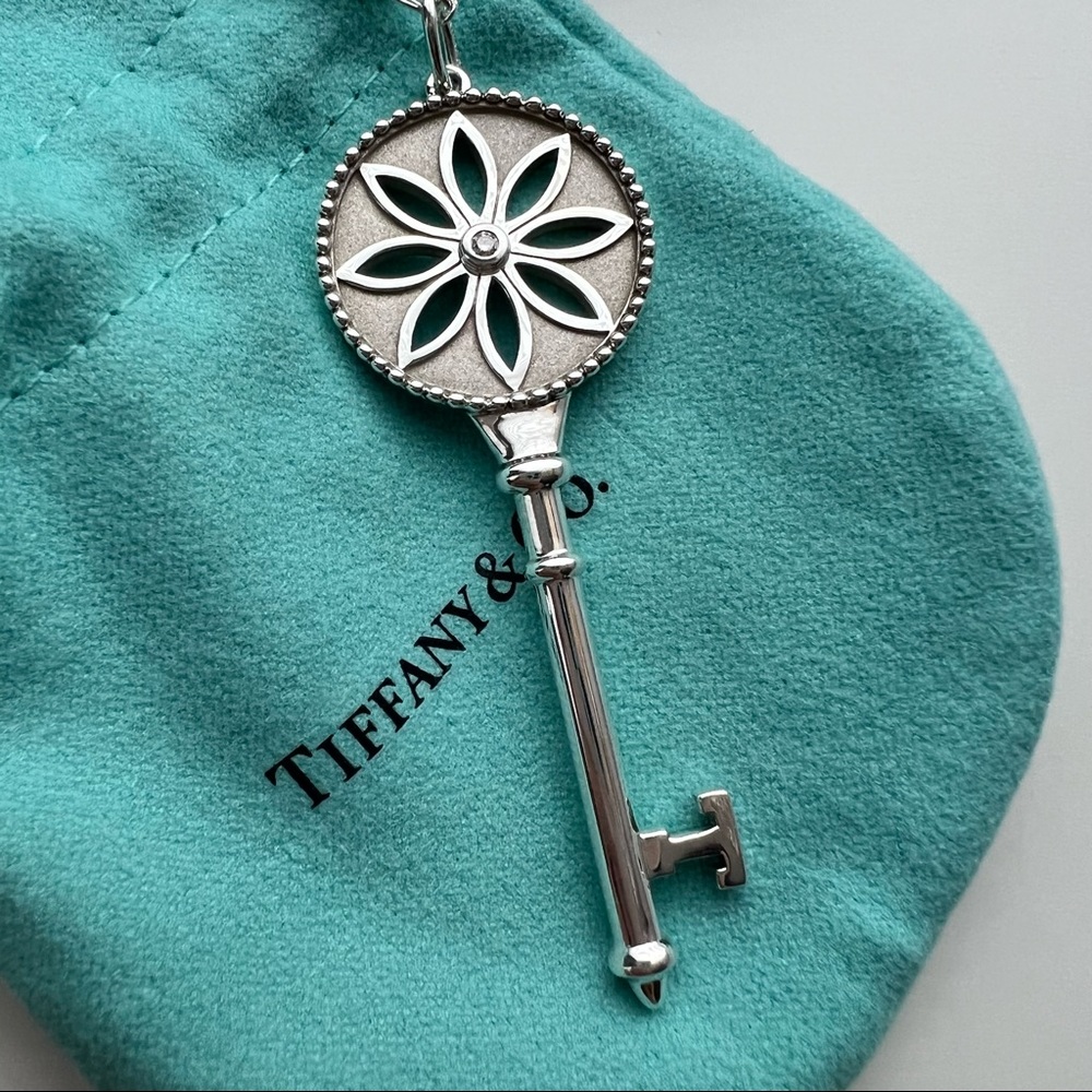 Tiffany & Co. Diamond Daisy Key 2.5" XL Sterling Silver Pendant Necklace
